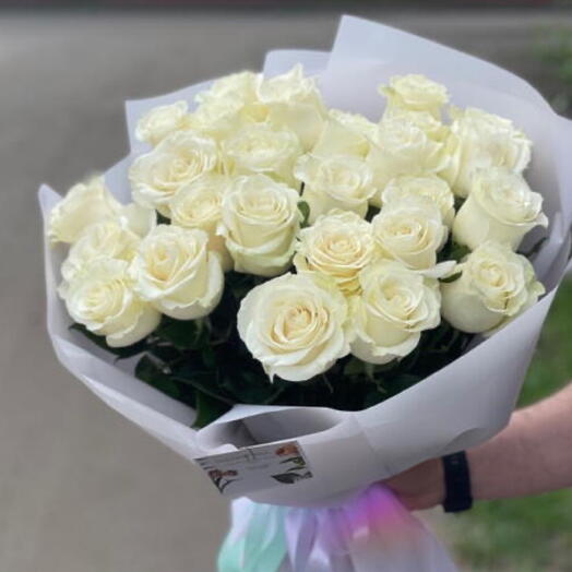 Прекрасные белые розы
