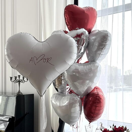 Подарок на 14 февраля: Сет шаров «Amor» в белом и серебре