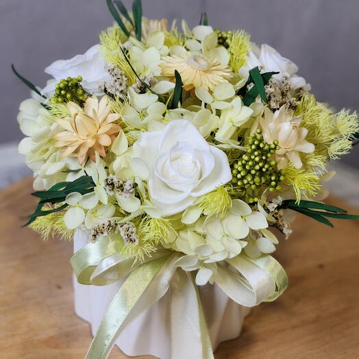 Композиция " Весенняя "из сухоцветов