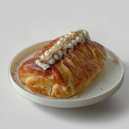 Штрудель яблочный с корицей и изюмом