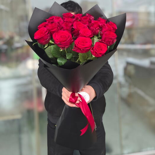 21 красная роза Ред Наоми