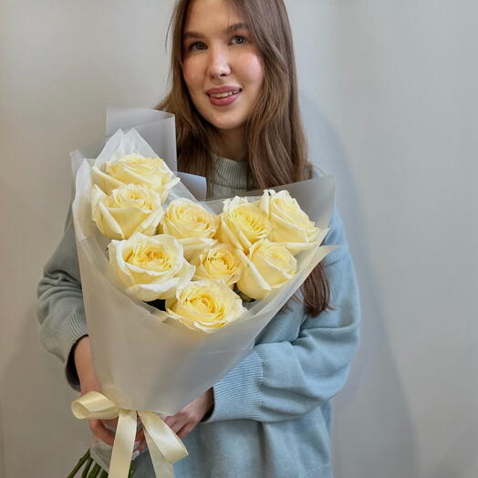 Букет из 9 пионовидных Роз сорта Кенделайт