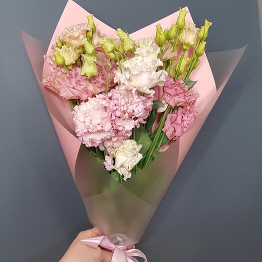 Букет из лизиантусов