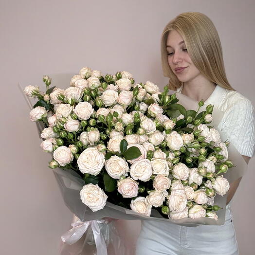 Букет гигант из кустовых пион роз