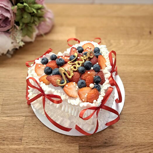 Торт ягодное сердце в стиле Ламбет с рюшами и бантиками 1кг