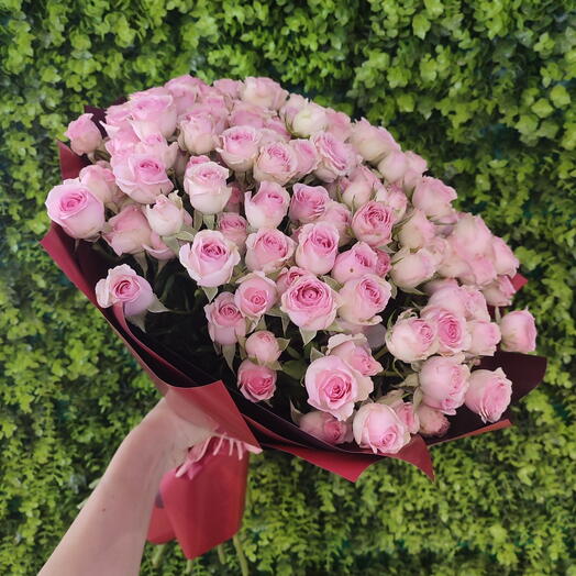 Букет розы кустовые розовые 25 шт