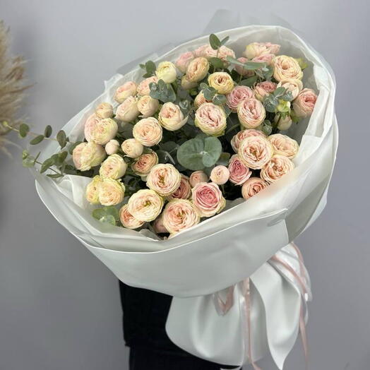 Нежные кустовые розы 13
