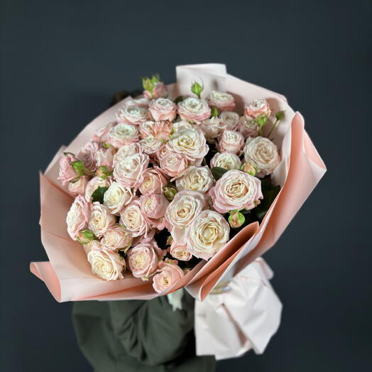 A magnificent bouquet of Bombastic bush roses