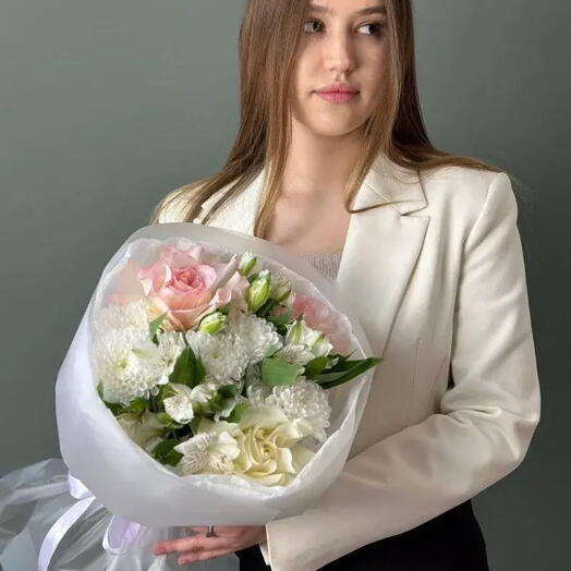 Букет хризантемы и французские розы 229