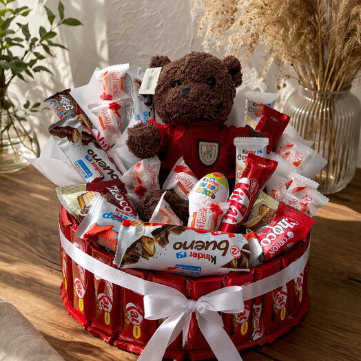 Сладкий подарочный бокс с мишкой Kinder   KitKat