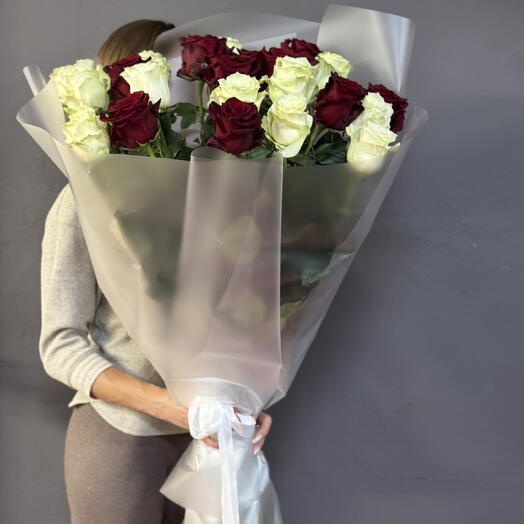 Микс роз Эквадор 25шт в упаковке