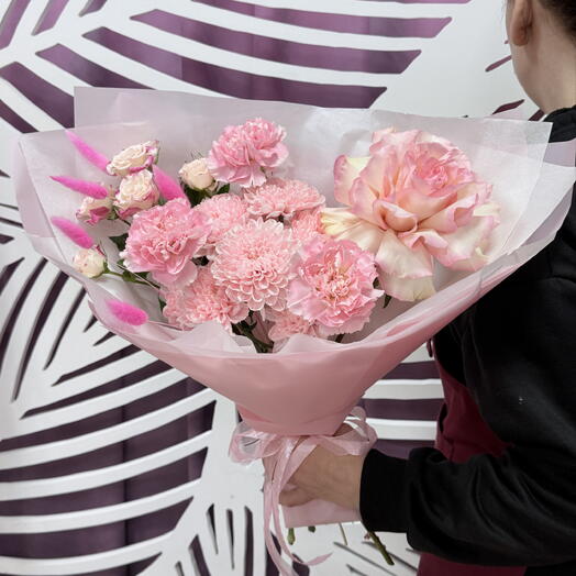 Букет«Твой день»🌸французская роза,диантусы,кустовая роза и кустовая хризантема