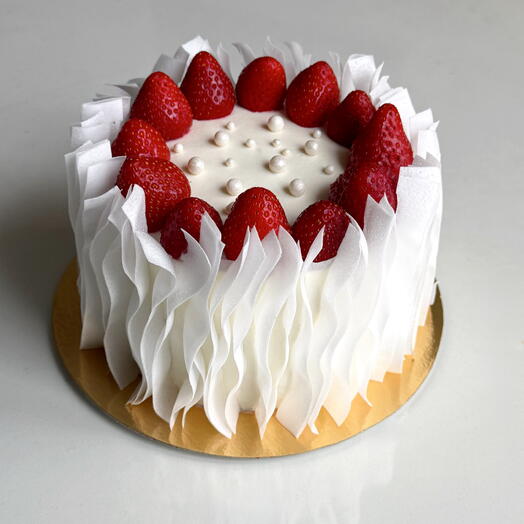 Бенто торт с клубникой 700г