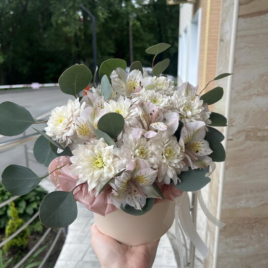 Цветочная композиция в коробке