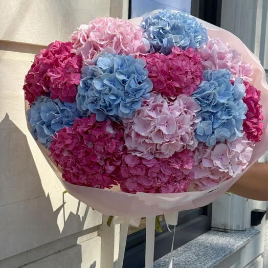 big hydrangea bouquet