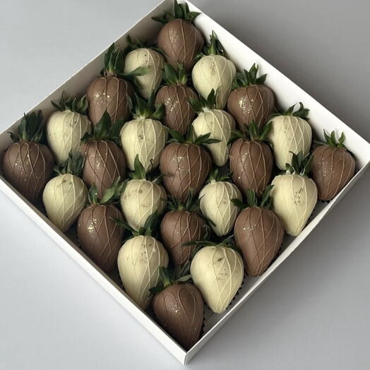 Набор 25 клубник в шоколаде Callebaut