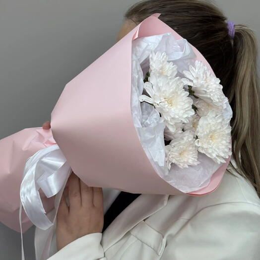 Букет комплимент из кустовой хризантемы