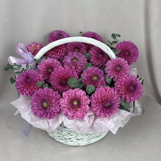 17 георгин Сандра с эвкалиптом в корзине💕🌸