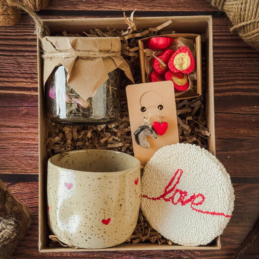 Подарочный набор «Love is»