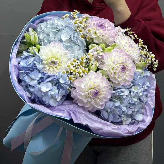 Полевой букет (георгины, гортензии, ромашки, альстромерия)