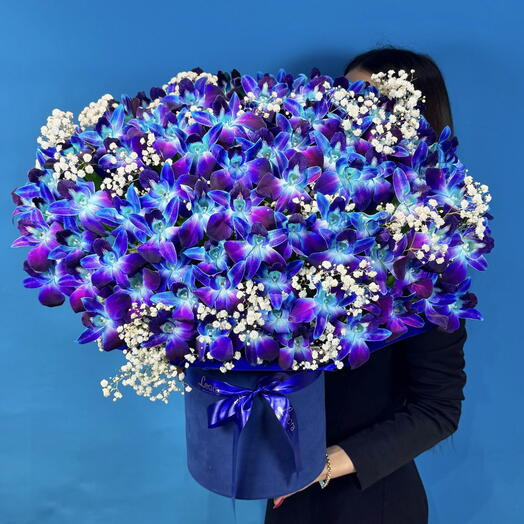Цветы в коробке 101 ночь космоса. Композиция 506. Leora Flowers дом цветочной моды