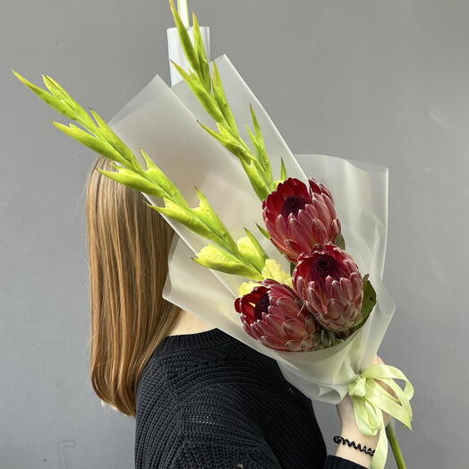 Протея с гладиолусами 🌸