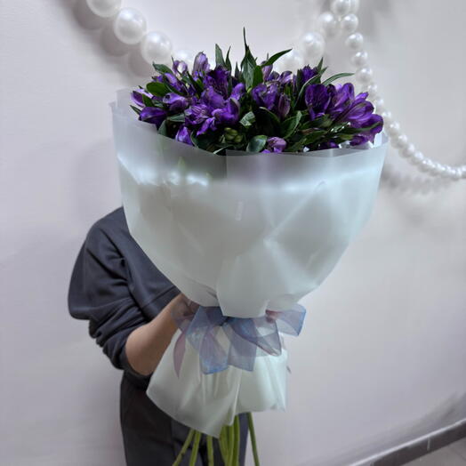 Букт из 11 фиолетовых альстромерий