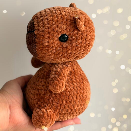 Вязаная игрушка капибара плюшевая