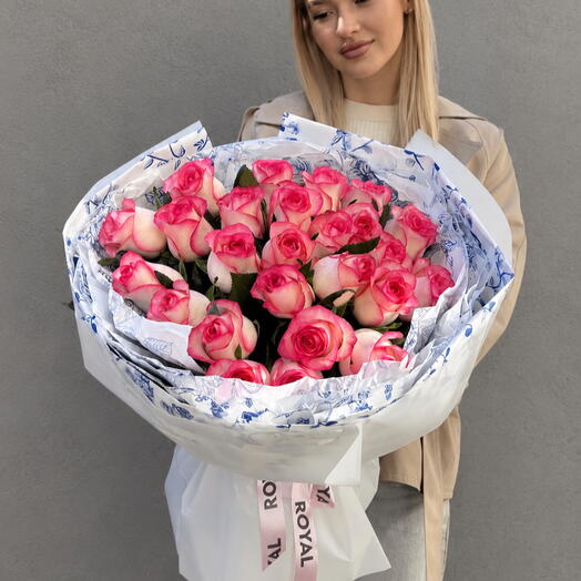 Mono bouquet of roses
