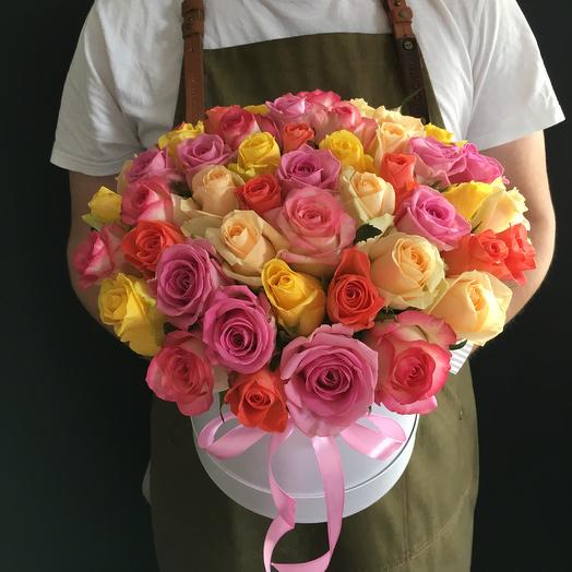 51 rosas en una Caja de sombrero
