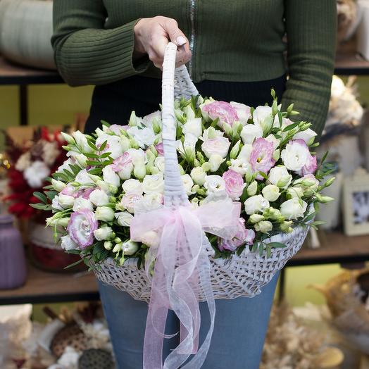 Cesta de flores " tierna Lisianthus"
