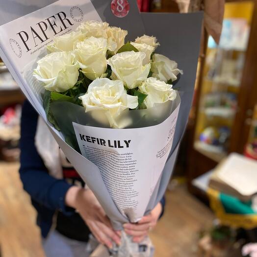 Bouquet of white roses