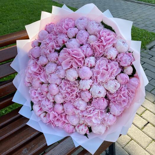 Peonies with hydrangeas