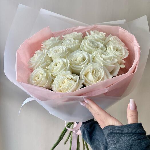 15 rosas blancas en forma de peonía