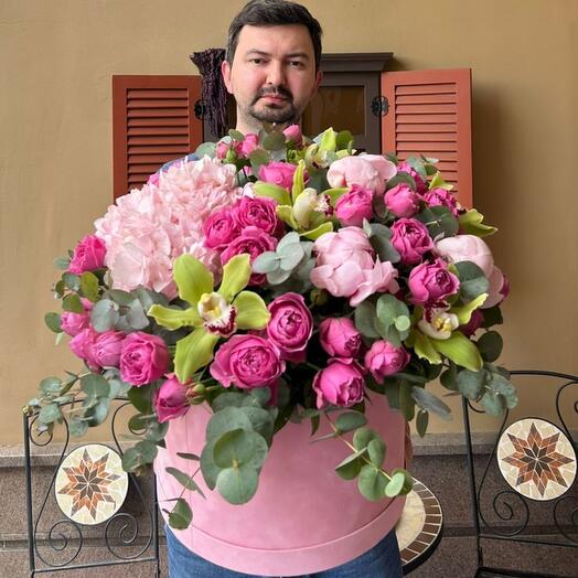 Мистика пионов в коробке