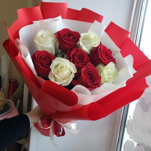 Monobucket of roses