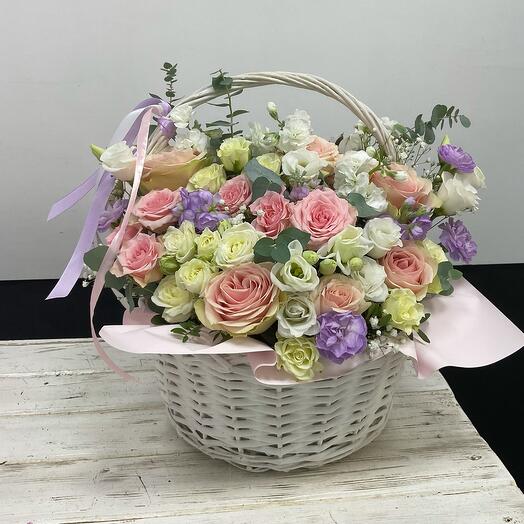 Корзина с цветами аромат весны
