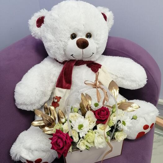 Teddy bear and flowers