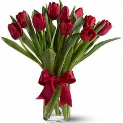 10 tulips with a vase