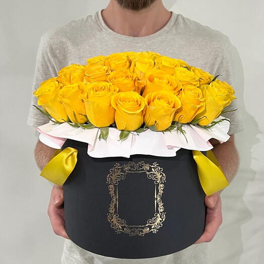 Yellow Roses | Black Box (L)