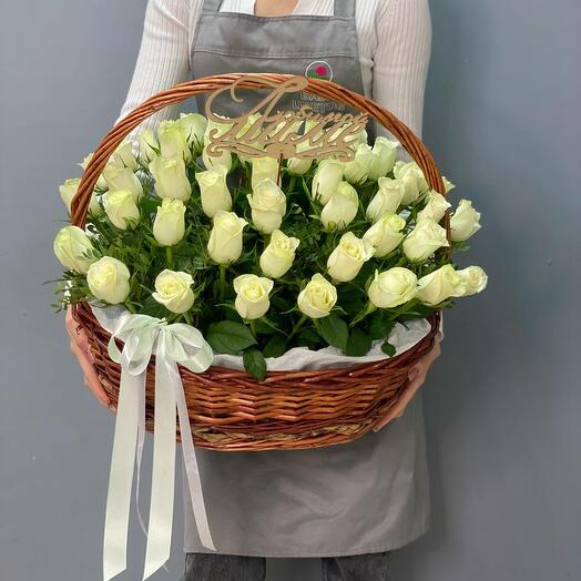 Шедевральная корзинка из роз для мамы