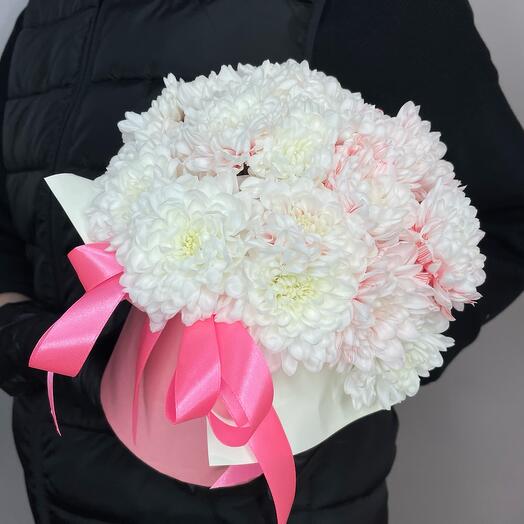 Композиция из хризантем🤍💗🤍