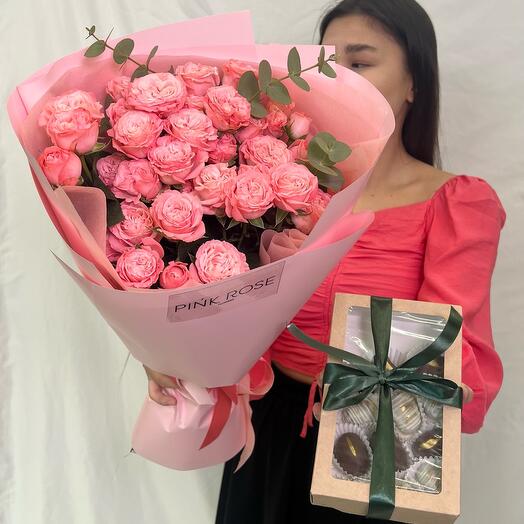 Букет Bombastic + финики в шоколаде