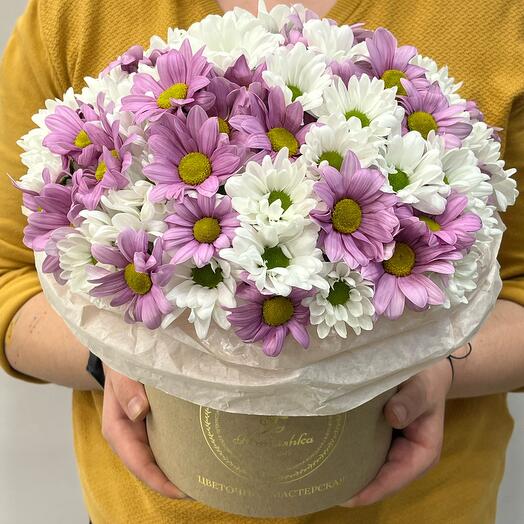 Шляпная коробка из кустовых хризантем микс