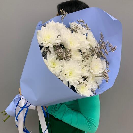Stylish bouquet with bush chrysanthemum and limonium