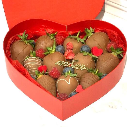 Набор в форме сердца из Клубники в шоколаде (10-12) шт