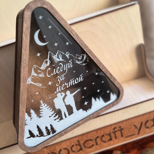 Копилка с гравировкой на оргстекле «Горы»