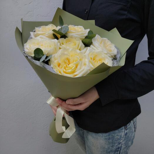 Rosas de crema con eucalipto