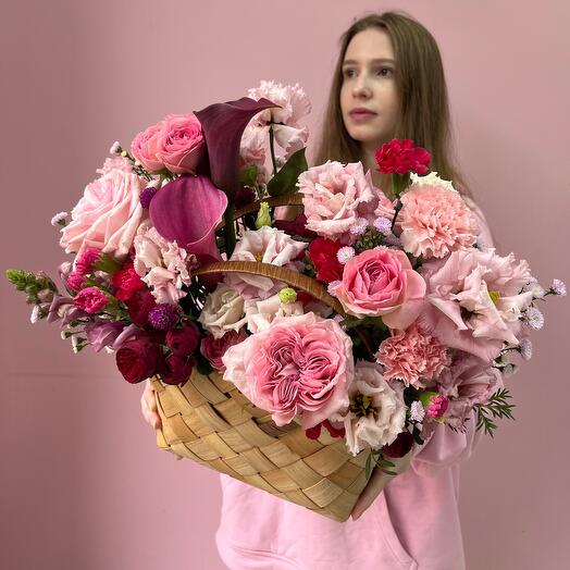 Корзина bottega «Розовый рай» из премиальных цветов 💘