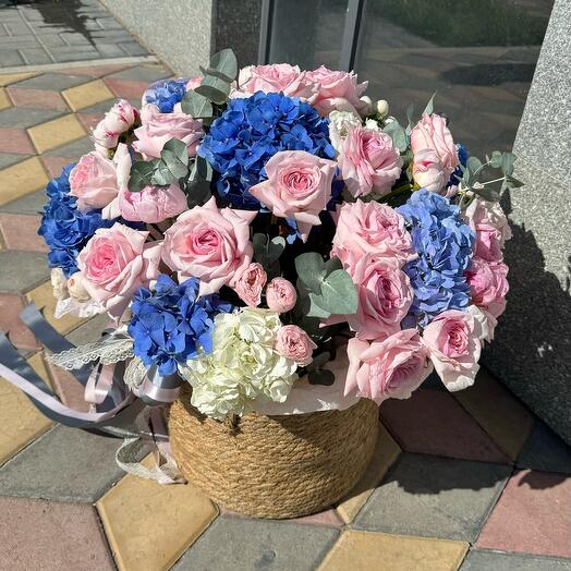 Корзина с цветами